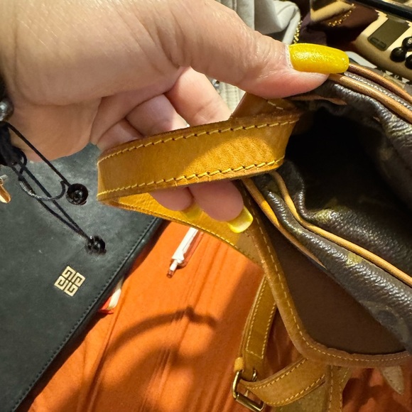 Louis Vuitton Samour PM Monogram Crossbody Bag - Picture 16 of 16